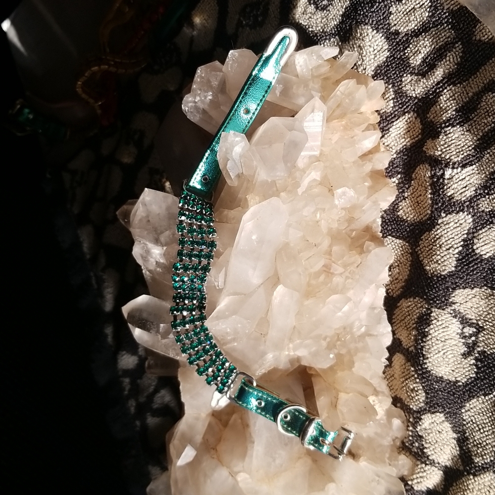 Vtg 1960s-70s era Emerald Green Rhinestone Dog /Cat Collar New unworn sz 14